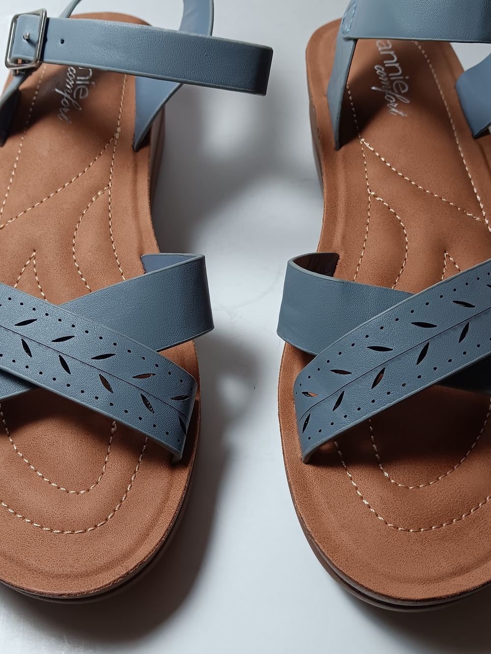 Annie Comfort Blue Criss Comfort Sandals Size 8.5 - Picture 2 of 8